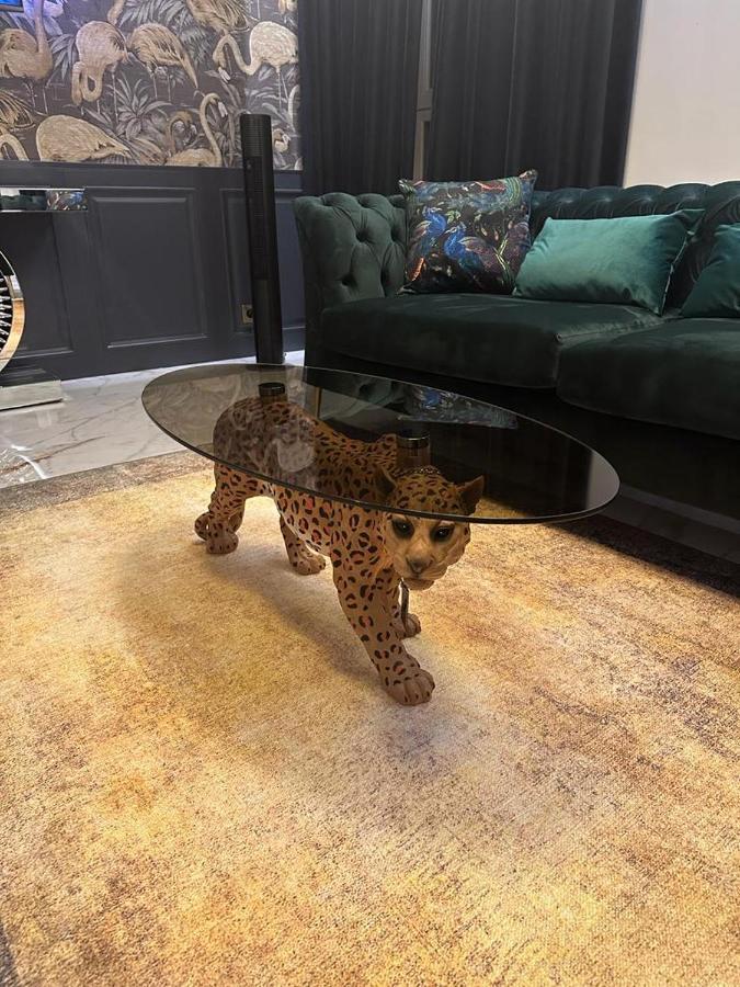 Apartment Golden Flamingo